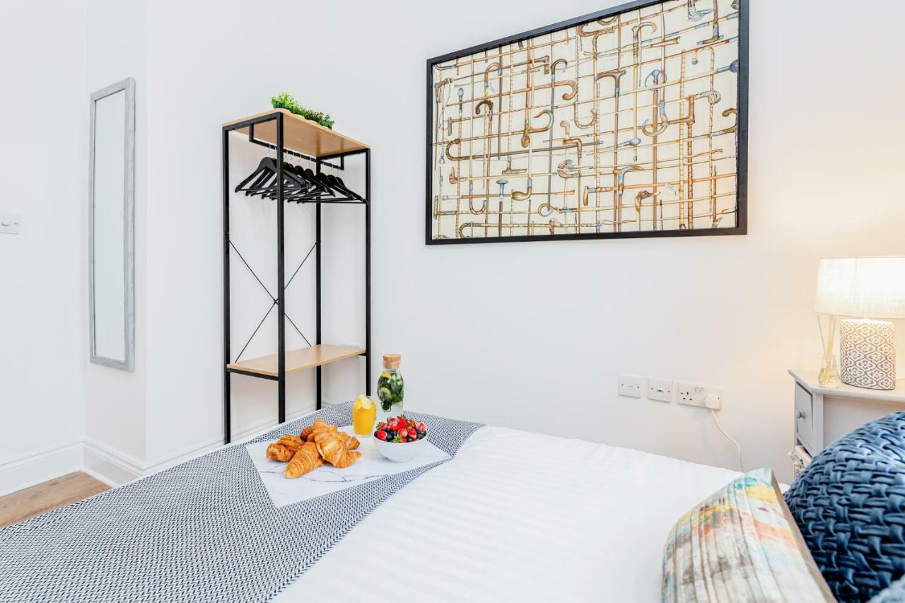 Bright & Spacious 4Beds Home - Kensington High Street-Olympia Londra Esterno foto